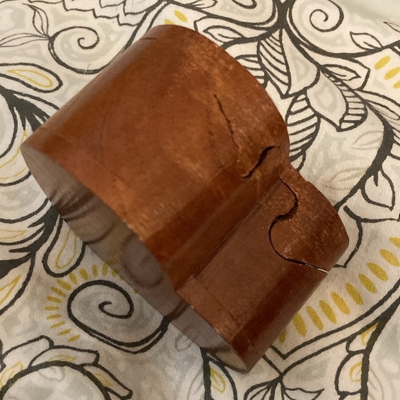 NWOT - Wooden Handmade Carved Costa Rica Heart Shaped Puzzle Box - Picture 4 of 7